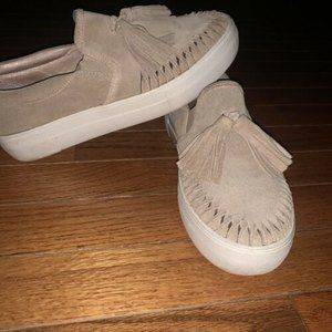 J/SLIDES Slip On Women’s Size 7.5 Aztec Tassel Cut Out Suede Sneakers Shoes